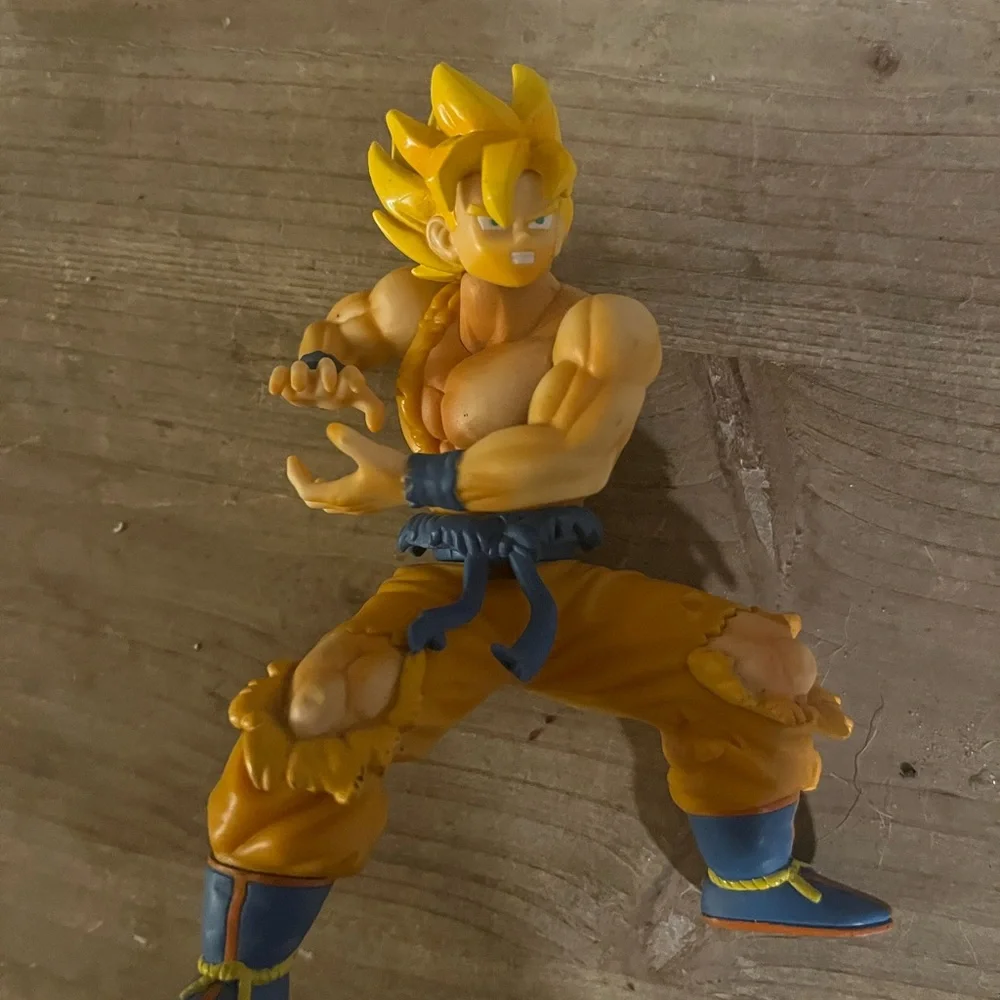 Action Figure with Yellow and Blue Outfit‎ Goku Dragon Ball Z